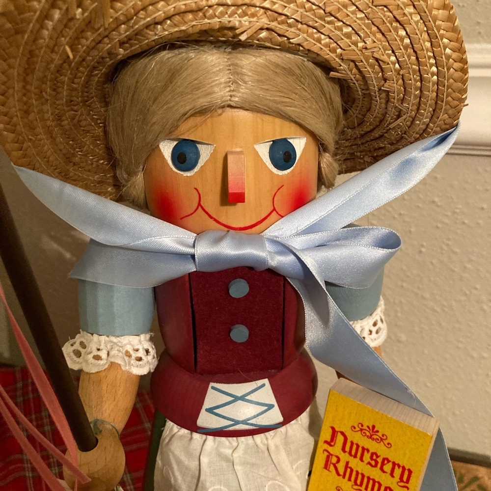 Christian Ulbricht Mother Goose nutcracker. Beautiful details.